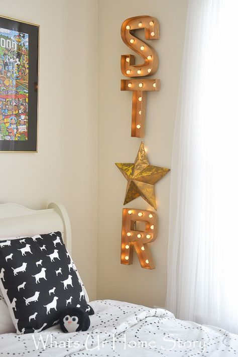 Broadway Themed Room, Hollywood Room, Hollywood Bedroom, Diy Marquee Letters, Star Bedroom, Music Bedroom, Diy Star, Teen Girl Bedroom, Marquee Lights