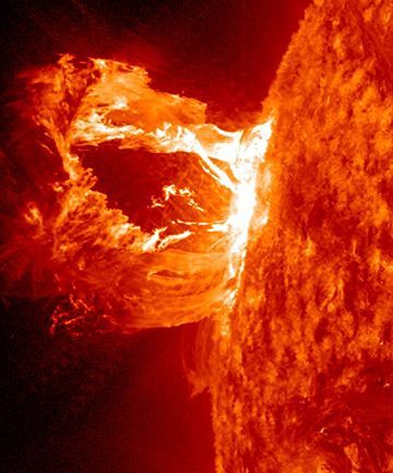 This will take you to an awesome video of solar flare footage captured by NASA. THE SUN IS AMAZING Sistem Solar, Sun Flare, Second Account, Space Planets, Solar Flare, Space Photos, Space Pictures, Sistema Solar, Space And Astronomy