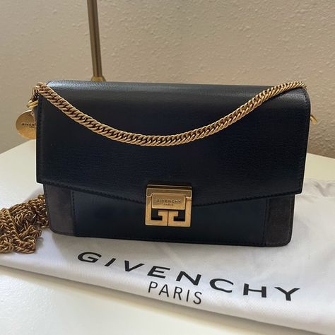 Givenchy GV3 Bag Givenchy Shopping Bag, Givenchy Gv3, Givenchy Horizon Bag, Givenchy 4g Soft Bag, Givenchy Lucrezia Bag, Givenchy 4g Bag, Envelope Handbag, Givenchy Handbags, Givenchy Bags