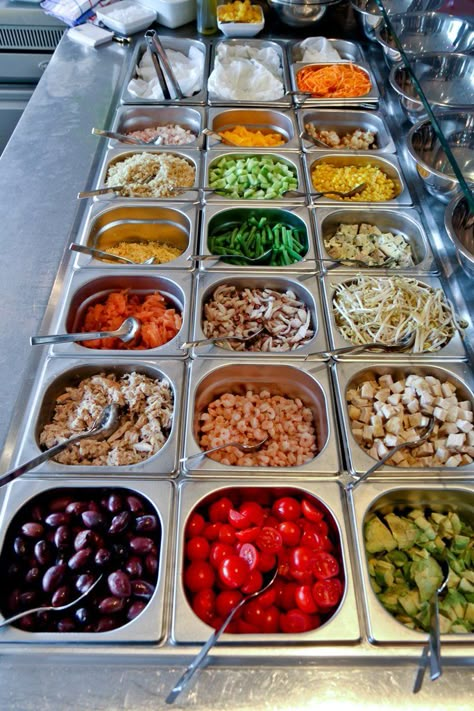 Salad bar at the market Sunday Brunch of Paris Budapest Restaurant Bain Marie Food Display Ideas, Food Truck Salads, Salad Restaurant Design, Salad Bar Business Ideas, Salad Bar Food Truck, Salad Food Truck, Salad Bar Design, Salad Bar Party, Salad Bar Ideas