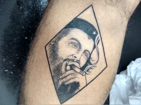 Heart Tattoos, Che Guevara Tattoo Design, Che Guevara Tattoo, Che Guevara Photos, Yogi Tattoo, Car Tattoos, Album Art Design, Tattoo Desings, Tattoo Bracelet