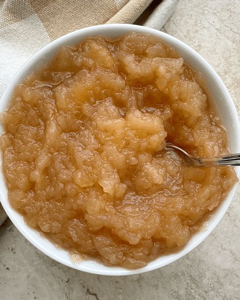 This slow cooker unsweetened applesauce recipe is so easy you may never buy store-bought applesauce again! There\'s only 2  ingredients = apples and water. Impress your friends and family with this homemade applesauce. Instructions to make this sugar-free applesauce in the Instant Pot are also included. Unsweetened Applesauce Recipe, Slow Cooker Applesauce, Applesauce Recipe, Dessert Pasta, Apple Cinnamon Oatmeal, Apple Sauce Recipes, Cinnamon Oatmeal, Homemade Applesauce, Unsweetened Applesauce