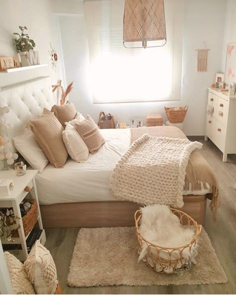 Nordic Room Bedrooms, Nice Rooms Bedrooms, Cozy Room Decor Bedroom Aesthetic, Cute Boho Room Ideas, Tan Room Ideas, Single Room Ideas, Picture Wall Ideas Bedroom Aesthetic, Room Decor Ikea