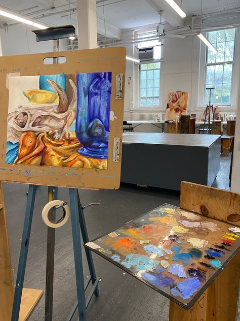 art school college painting studio aesthetic Fine Arts Major Aesthetic, Fine Arts Student Aesthetic, Art Classroom High School, Painting Studio Aesthetic, Art University Aesthetic, Art College Aesthetic, Artist Life Aesthetic, Art Class Aesthetic, Art School Graduation