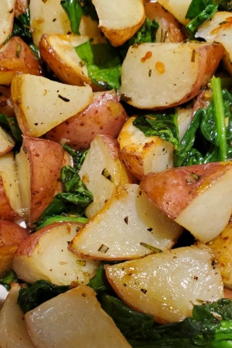 Roasted Potatoes with Greens | "This side dish is absolutely wonderful! We loved it and the addition of spinach was brilliant!" #sidedishrecipes #sides #dinnersidedish #sidedishes #sidedishideas #potatoes #potatorecipes #potatosidedish Spinach Potatoes Recipes, Spinach Potato Recipes, Potatoes And Spinach Recipes, Potato And Spinach Recipes, Small Potatoes Recipe, Spinach And Potatoes, Potatoes With Spinach, Spinach And Potato Recipes, Rosemary Sauce