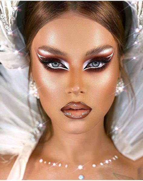 Makeup White Eye Makeup, Angel Makeup, Sparkly Makeup, Danessa Myricks, Drag Queen Makeup, Bold Makeup Looks, Makeup Artist Tips, Drag Makeup, Queen Makeup