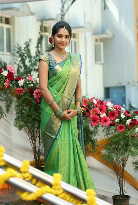 Green Colour Pattu Sarees, Green Sari, Indian Bridal Sarees, Sari Design, Pattu Saree Blouse Designs, Government Job, Wedding Saree Blouse, Wedding Saree Blouse Designs, Wedding Saree Collection