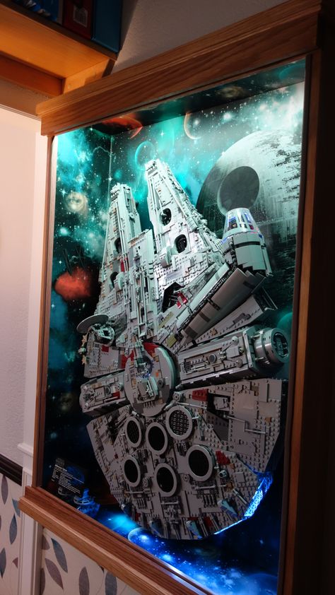 Lego Millenium Falcon, Star Wars Zimmer, Casa Rock, Lego Display Ideas, Millennium Falcon Lego, Star Wars Bedroom, Nerd Room, Star Wars Room, Lego Display