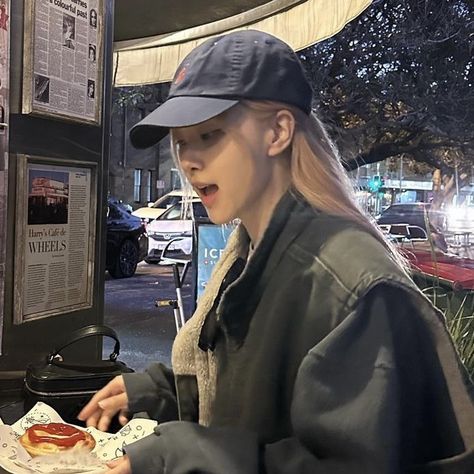 rosé blackpink kpop instagram post update lq icon Rosé Lq Icons, Blackpink Rosé Icons, Rosé Blackpink Icons, Rosé Lq, Rosé Model, Rosé Aesthetic, Park Rosé, Rose Pictures, Rose Park