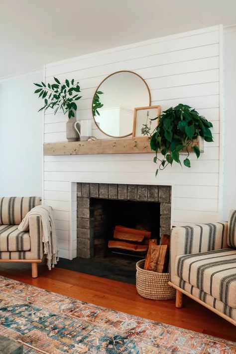 Living Room Affordable Fireplace ~ Check out the Best Fire Pit and decor your living room with your own creativity and ideas.    #Livingroomfirepit #Fireplacelivingroom #Fireplace #Firepits Diy Shiplap Fireplace, Decoration Hall, Nesting With Grace, Interior Livingroom, Fireplace Mantle Decor, Shiplap Fireplace, Diy Shiplap, New Home Decor, Small Space Living Room