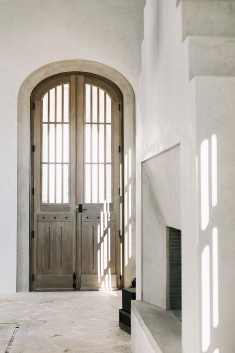 Inside a Khoury & Vogt Design - Alys Beach Home Alys Beach Florida, Ancient Roman Architecture, Atrium House, Florida Beach House, New Urbanism, Beach Interior, Alys Beach, Fire Places, Roman Architecture