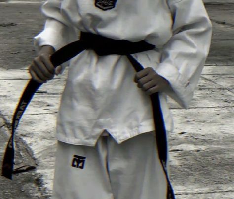 Karate Boy, Black Belt Martial Arts, Women Karate, Trening Sztuk Walki, Ju Jitsu, Sports Aesthetic, Aikido, Judo, Taekwondo