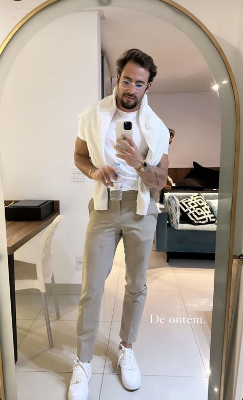 Vacation Outfits Men, Best Casual Shirts, Sweater Outfits Men, Mens Smart Casual Outfits, Smart Casual Menswear, Mens Business Casual Outfits, Smart Casual Men, Men Fashion Casual Shirts, Smart Outfit