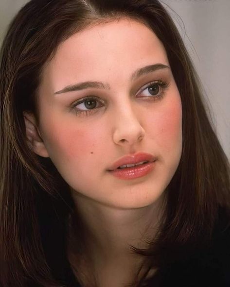 Emmanuelle Vaugier, Georgina Sparks, Natalie Portman, Iconic Women, Fan Fiction, Pretty Makeup, Looks Vintage, Maquillaje De Ojos, Makeup Inspiration