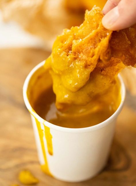 Here I'll show you the most delicious way to make the classic British Chip Shop Curry Sauce! Chip Shop Curry Sauce Recipe, Chinese Curry Sauce, Chip Shop Curry Sauce, Asian Condiments, Bbq Sauce Homemade Easy, Winter Lunch, Fish And Chip Shop, Marinade Recipes, Recipe Books