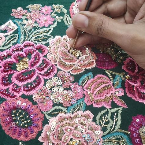 Resham Embroidery Design, Floral Sequin Embroidery, Resham Work Embroidery Blouses, Sequin Design Embroidery, Flower Sequin Embroidery, Cut Dana Work Designs, Sequins Embroidery Blouse, Sequin Flowers Embroidery, Cut Dana Work Embroidery