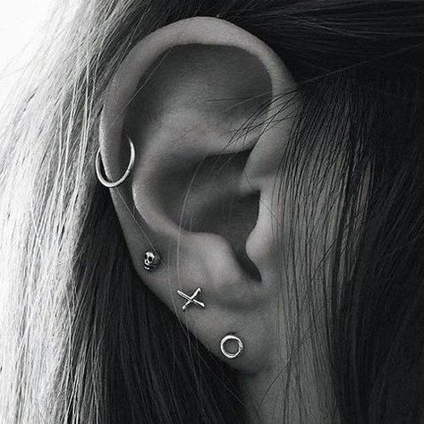 Simple Ear Piercing Ideas at MyBodiArt                                                                                                                                                                                 More Ear Peircings, Piercing Conch, Faux Piercing, Horn Pendant Necklace, Smiley Piercing, Septum Piercings, Piercing Tragus, Cute Ear Piercings, Multiple Ear Piercings