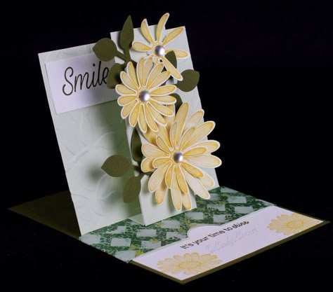 Daisy Lane Slider Pop Up Card – video tutorial – Cindy's Corner Pop Up Slider Card, Pop Up Flower Cards, Fancy Fold Card Tutorials, Daisy Cards, Slider Cards, Hand Made Greeting Cards, Step Cards, Shaped Cards, My Color