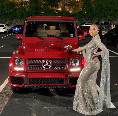 Prom Car, Hoco Ideas, Silver Prom Dress, Silver Car, Crush Advice, Prom Dress Inspiration, Prom Looks, Red Prom, Pretty Prom Dresses