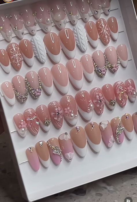 Jewellery Nail Art, Press On Nail Small Business, Press Ons Nails Design, Press On Nail Business Aesthetic, Garage Nail Salon Ideas, Nail Set Up, Nail Shop Decor Ideas, Nail Organization Ideas, Nails Room Ideas Salons