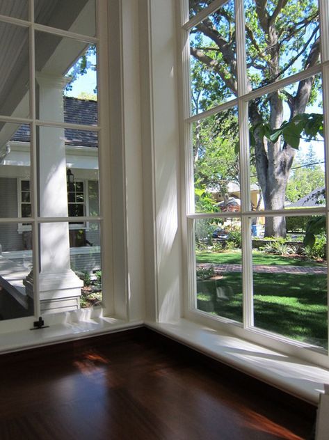 Floor-to-ceiling windows cause an outside feel and capture fragile or vibrant modifications in weather condition while upgrading the interiors with a natural atmosphere.  Tags: floor to ceiling windows, french door, apartment window ideas, floor to ceiling window curtain #windows #curtain Nate Berkus, Farmhouse Entry, Kitchen Farmhouse, Floor To Ceiling, Pool Design, Home Modern, Floor To Ceiling Windows, Open Window, Ceiling Windows