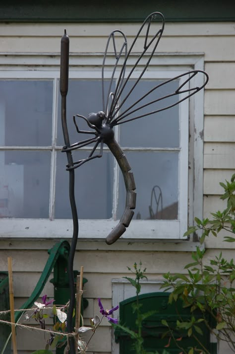 Dragonfly at Hobbans Farm Diy Welding Projects, Welding Projects Ideas, Metal Sculpture Artists, Welded Art, Metal Ideas, Welding Ideas, Dragon Flies, Welding Art Projects, Diy Welding