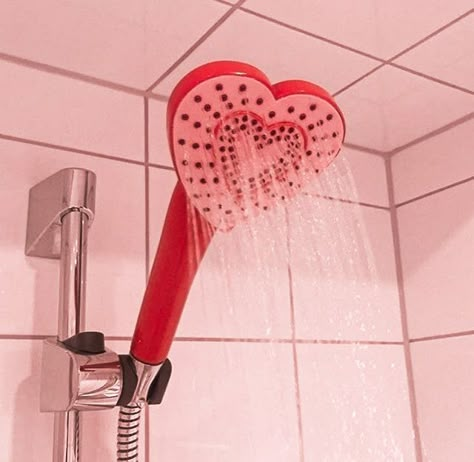 Heart Interior Design, Pink And Red Apartment, Heart Bathtub, Heart Shaped Tub, Red Lovecore, Heart Bathroom, Heart House, Heart Sink, Red Home Decor