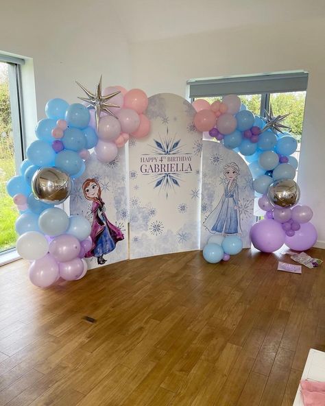 Happy 4th Birthday Gabriella ❄️❄️❄️ This stunning frozen themed birthday party was created with our trio frozen backdrop and an extra 2m x… | Instagram Frozen Backdrop Birthday, Frozen Backdrop Ideas, Frozen Birthday Backdrop, Frozen Party Backdrop, Frozen Theme Party Decorations, Frozen Birthday Party Food, Frozen Backdrop, Frozen Party Invitations, Frozen Birthday Decorations