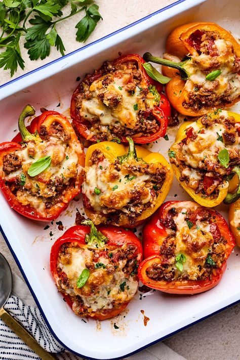 Stuffed Bell Peppers Ground Beef, Two Peas And Their Pod, Stuffed Peppers Beef, Ground Beef Rice, Stuffed Peppers Healthy, Beef Rice, Bell Pepper Recipes, Sweet Bell Peppers, Weekly Meals