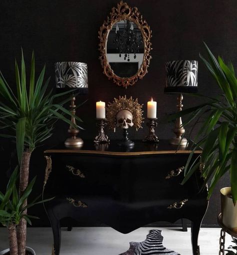 Gothic Entryway, Purple Entryway, Gothic Farmhouse Decor, Dark Homes, Gothic Homes, Dark Green Living Room, Moody Home Decor, Hippie Bedroom Decor, Boho Entryway