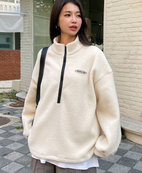 #pinterest#AMERİCA#DAZY Teddy Sweatshirt, Style Vert, Half Zip Fleece, Green Style, Olive Green Color, Outfits Winter, Half Zip Pullover, Fleece Sweatshirt, Green Fashion