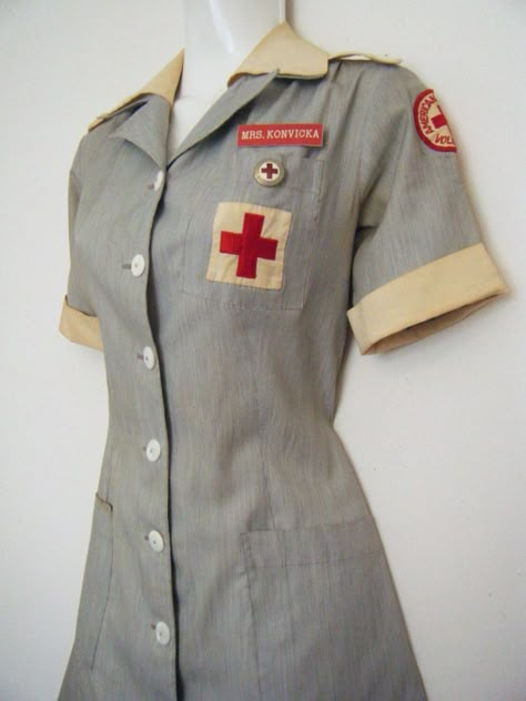 Ww2 Nurse, Nurse Oc, Nurse Outfits, Alice By Heart, Red Cross Nurse, Nurse Outfit, Ancient Fashion, Nurse Aesthetic, Vintage Nurse