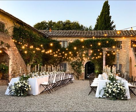 Tuscan Wedding Theme, Tuscany Wedding Theme, Courtyard Wedding, Mediterranean Wedding, Tuscany Villa, Dream Wedding Venues, Tuscan Wedding, Villa Wedding, European Wedding