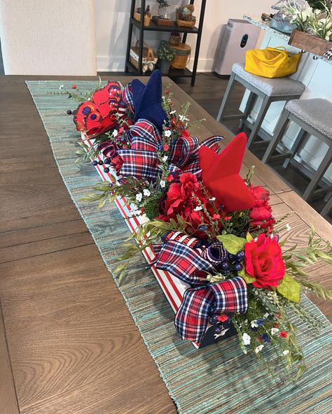 Patriotic pretties ready for their forever home! Check out all my patriotic designs here! https://kellyscreationsdecor.etsy.com?section_id=47083383 Veterans Day Table Decorations, Patriotic Table Decor, Patriotic Centerpieces, Patriotic Designs, 4th July Crafts, Patriotic Christmas, Patriotic Decor, July Crafts, 4th July