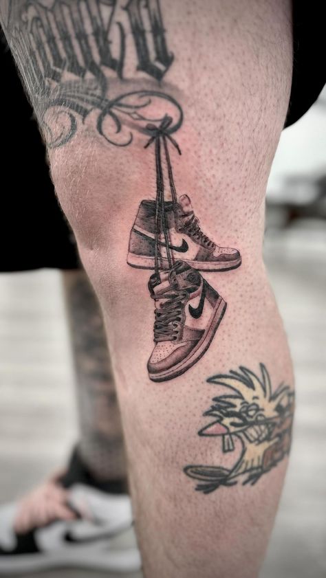 ᴋɪᴄᴋ-ꜱᴛᴀʀᴛ ᴛʜᴇ ɴᴇᴡ ʏᴇᴀʀ • • • #chicanoarte #blackandgreytattoo #sneakerhead #jordan1 #sneakertattoo #mexicanart #denvertattoo… | Instagram Jordan 1 Tattoo Ideas, Sneakerhead Tattoo Ideas, Jordan 1 Tattoo, Sneakerhead Tattoo, Sneaker Tattoo Design, Sneaker Head Tattoo, Sneaker Tattoo, Sneakers Tattoo Ideas, Graffiti Tattoo Design