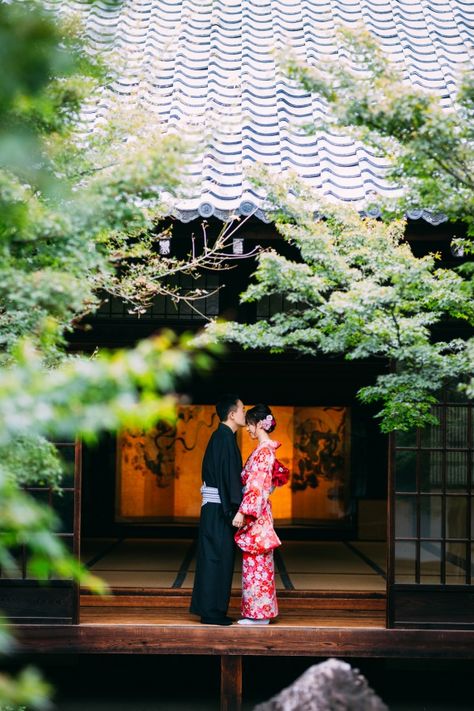 Kyoto Wedding, Kimono Picture Ideas, Kimono Photoshoot Ideas, Kyoto Photoshoot, Japan Elopement, Kimono Photoshoot, Kimono Photoshoot Inspiration, Japanese Prewedding, Kimono Couple Photoshoot