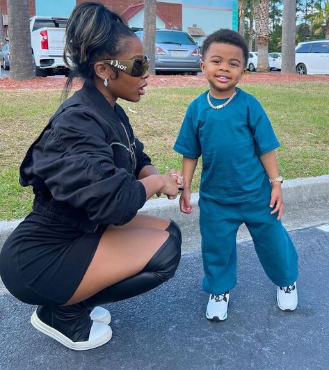 Jayda And Loyal, Jayda Wayda Outfit, Sporty Mom, Disney Outfits Women, Sunglasses Dior, Nba Baby, Jayda Wayda, Mommy And Son, Mommy Baby