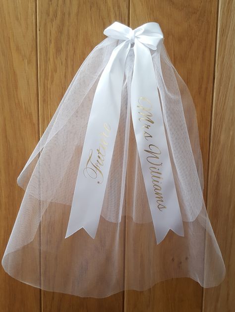 Hen Party Sash Ideas, Hen Party Accessories Ideas, Bachelorette Veil Ideas, Hen Party Veil, Hen Do Veil, Hen Do Inspiration, Black And White Hen Do, Bride To Be Party Ideas, Bride Shower Ideas