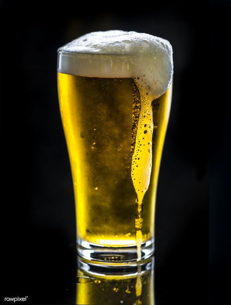 A glass of cold beer macro photography | free image by rawpixel.com Macro Fotografia, Poster Beer, Beer Painting, Heineken Beer, Beer Photography, Beer Photos, Glass Photography, American Beer, Pint Of Beer