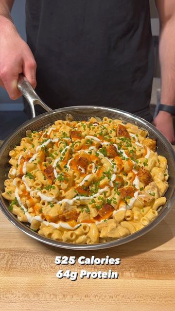 Mac And Cheese Powder, Nikita Fair, Buffalo Mac N Cheese Recipe, Buffalo Pasta, Healthy Cheese Recipes, Buffalo Chicken Mac And Cheese, Chicken Alfredo Fettuccine Recipe, Cottage Cheese Pasta, Buffalo Mac And Cheese