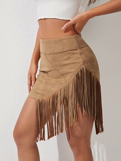 Styling Western Fringe Skirt, Brown Fringe Skirt Outfit Country, Casual Fringe Mini Skirt, Leather Fringe Belt Skirt, Fancy Western Outfits, Brown Fringe Mini Skirt, Traje Cowgirl, Cowgirl Skirt, Mini Pencil Skirt