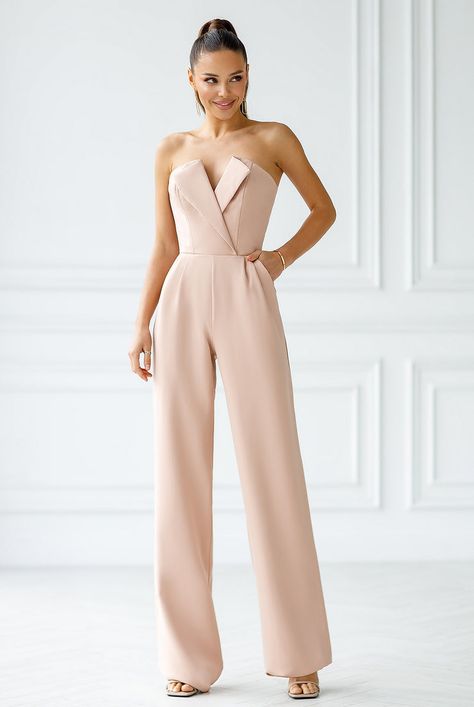 Black V-neck Sleeveless Jumpsuit – ELAGIA Jumsute Outfit Wedding, Outfit Grado, Prom Romper, Dressy Jumpsuits, Beige Jumpsuit, Inclusive Fashion, Beige Outfit, Jumpsuit Dressy, Pantsuits For Women