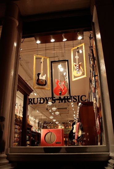 NYC, Style and a little Cannoli: Rudy's Music Soho Music Store Window Display, Music Shop Design, Music Shop Aesthetic, Music Store Interior, Music Store Design, Music Restaurant, Web Games, Guitar Display, Vinyl Store