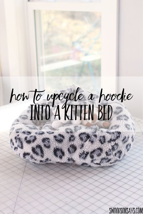 Cat Bed Sewing Pattern Free, Cat Bed Patterns Free, How To Make A Cat Bed, Diy Cat Bed Easy, Cat Sewing Projects, Diy Cat Pillow, Cozy Kitten, Cat Bed Pattern, Bed Tutorial