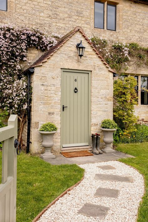 Enchanting Country Cottage In The In Aldsworth, England, United Kingdom For Sale (13663838) Irish Cottage Exterior, British Cottage, Cottage Porch, Kingdom 3, Irish Cottage, Cottage Exterior, Rustic Fireplaces, Summer Garden Party, Outdoor Privacy