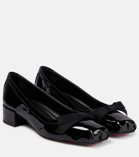 Louboutin Online, Black Shoes Heels, Mid Heels Pumps, Girly Shoes, Patent Leather Pumps, Virtual Closet, Pretty Shoes, Dream Shoes, Trendy Shoes