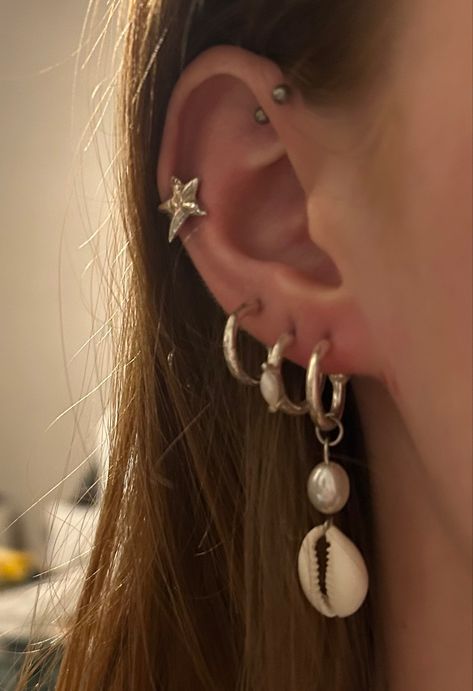 Silver Piercing Stack, Silver Piercings Aesthetic, Piercing Stack Ideas, Ear Piercing Curation Silver, Ear Stacking Ideas Silver, Ear Piercing Set Up, Piercing Set Up, Earring Stacks Silver, Ear Piercing Ideas Silver