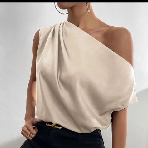 Are perfect simpleminds! Buy without fear! My one is 37🇧🇷Ordered 39 White Satin Shirt, Outfit Comfortable, Chiffon Pants, Open Shoulder Blouse, Drop Shoulder Shirt, Wedding Clothes, One Shoulder Top, Shoulder Tops, Elegant Blouses