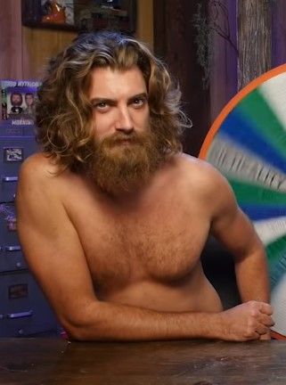 Rhett McLaughlin shirtless Rhett Mclaughlin Long Hair, Poses Practice, Rhett Mclaughlin, Biggie Cheese, Good Mythical Morning, Rhett And Link, Zoo Wee Mama, Attractive People, Im In Love