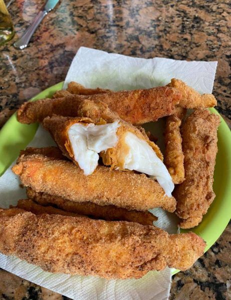 Fried Crab Legs, Fried King Crab, Crispy Fried Fish, Fried Crab, Cooking Crab Legs, Crab Legs Recipe, Seafood Lunch, King Crab Legs, Lovely Princess